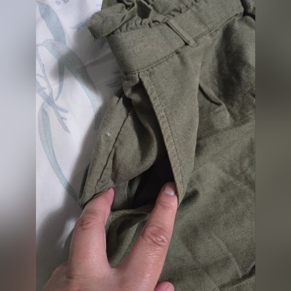 American Eagle Outfitters High Waist Olive Shorts - Picture 4 of 4